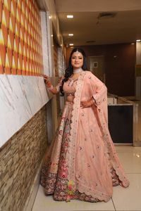 review-Makeovers by Meenu Jain