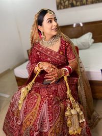 review-Makeovers by Meenu Jain