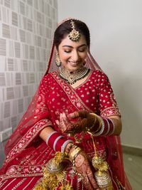 review-Makeovers by Meenu Jain