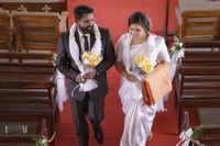 review-True Story Weddings