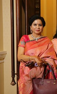 review-Sanya Kukreja Makeovers