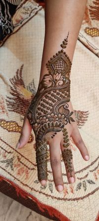 review-Laxman Mehendi Artist