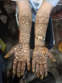 review-image-0-Raaj Mehandi Art