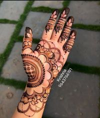 review-image-0-Krishna Mehandi Artist