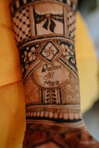 review-Raj Mehendi Artist
