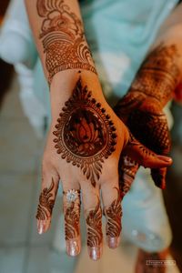 review-Raj Mehendi Artist