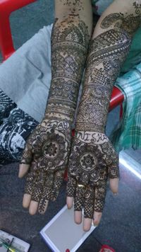 review-image-0-Madurai Mehendi Maayaa