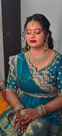 review-Parul Khattar Makeup Artist