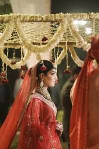 review-The Wedding Poetries