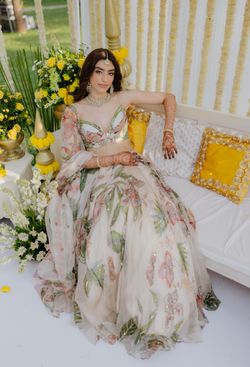 100+ Haldi Dresses for Brides, Latest Ideas for Haldi Outfits
