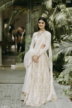 Buy Pakistani Wedding Bridal Lehnga Dress Online – Nameera by Farooq