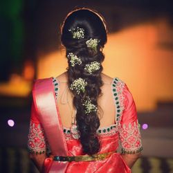 Indian bride's bridal reception hairstyle by Vejetha for Swank Studio. # Saree #Blouse #Design #Hair… | Indian bridal hairstyles, Bride hairstyles,  Trendy hair color