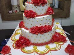 Heart shaped cakes for wife, girlfriend, couple in Ahmedabad, Gandhinagar.  Quick online delivery.