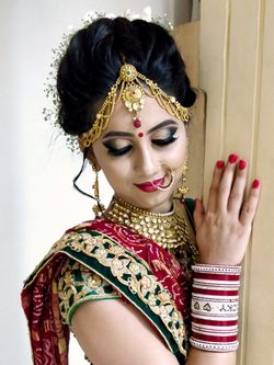 Vikita Gujarati Bride Le Mota