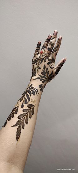 Mehndi Artist & Designer in Pune | Sukanya