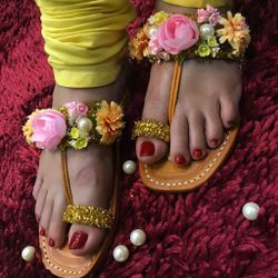 kolhapuri chappal for bride