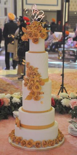 gold wedding cake lace