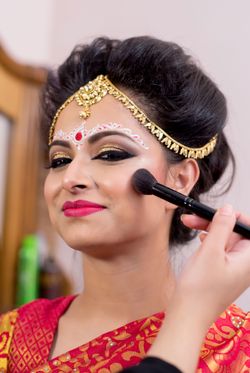 Bengali Brides - Hair and Makeup by Ayesha AK Pictures | Bridal Makeup in  Hyderabad - WedMeGood