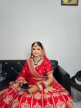 Khushi Beauty Parlour