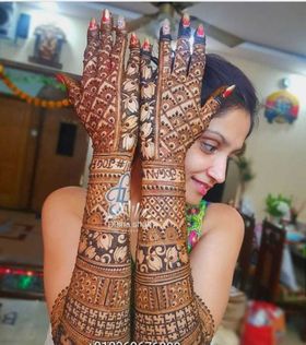 Jaipuri Mehandi artist