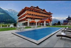 Tiaraa Hotels and Resorts