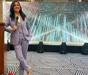 Anchor Shivani Kharbanda