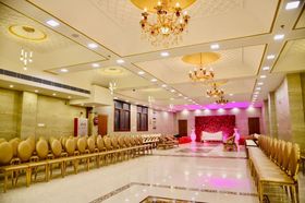 R Venetian Banquet And Hotel