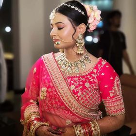 Lakmé Salon Saguna