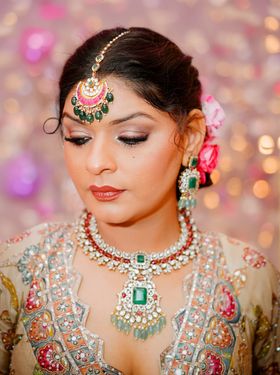 Atisundar by Shilpa Singh