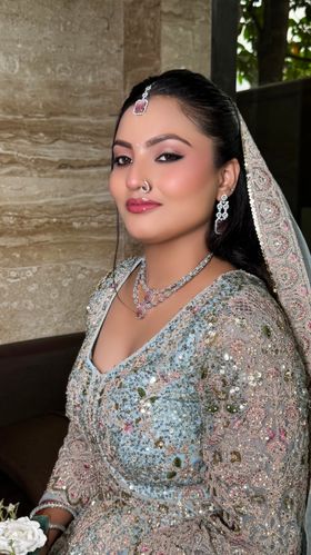 Dia’s Makeup Mystery