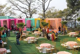 Dhauladhar Heights Resort