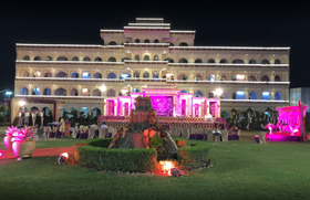 Chandra Mahal Garden