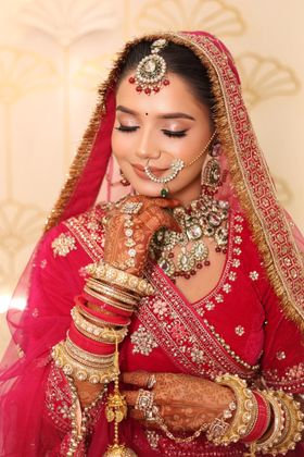 Simran Sahni's Glamor Zone