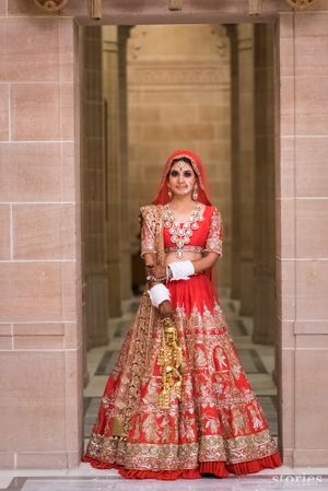 bridal lehenga red and golden