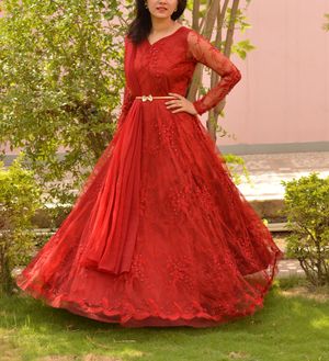 Simple red hotsell gown design