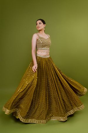 Mehndi dress lehenga choli store