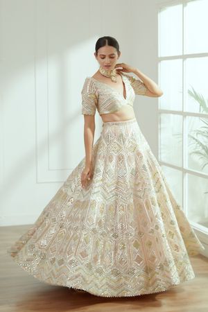 Details more than 152 sangeet gowns online