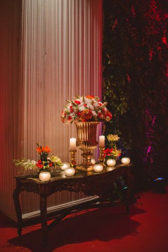 gold vases