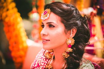Gota jewelry worn by bride on mehendi