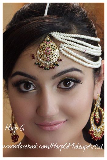 white and yellow maatha patti