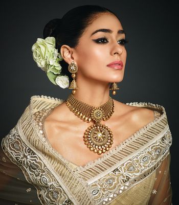 Antique finish gold necklace with round pendant