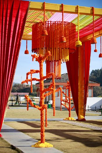Day mehendi genda flower decor