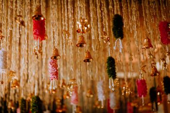 Elegant hanging decor