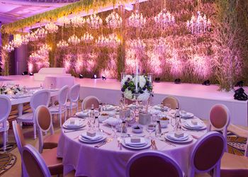 glamorous wonderland theme