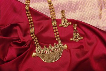 Beautiful temple jewellery set with unique design in gold
