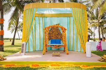 brides seat in mehendi