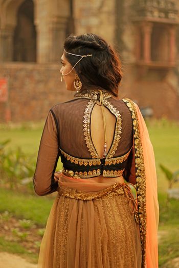 Photo of blouse back style