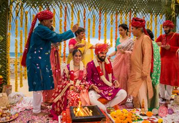 Red Wedding Photoshoot & Poses Photo couple portrait