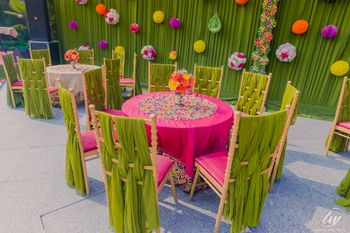 Bright and happy table decor idea for mehendi 