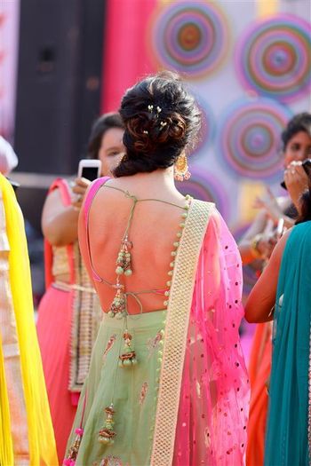 Photo of stringy blouse back design for mehendi